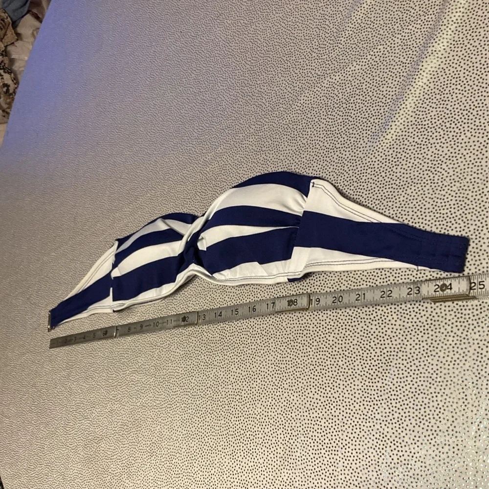 Wassivo women’s top  bikini size XS blue white in good condition